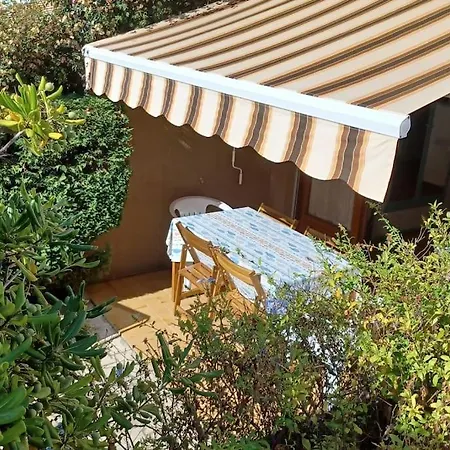 Διαμέρισμα A Few Steps From The Beach, Very Comfortable *