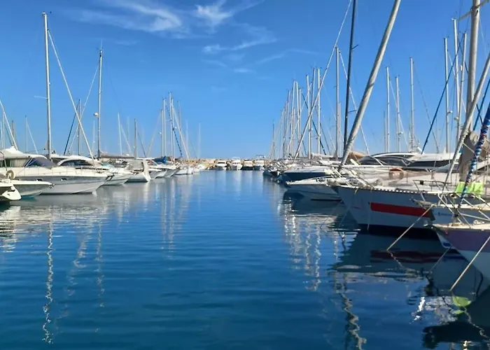 Διαμέρισμα A Few Steps From The Beach, Very Comfortable *