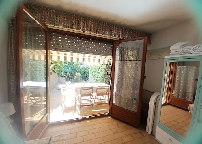 A Few Steps From The Beach, Very Comfortable Le Lavandou