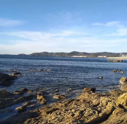 A Few Steps From The Beach, Very Comfortable Lägenhet Le Lavandou